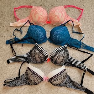 Victoria's secret very sexy push up bras (lot)  32C